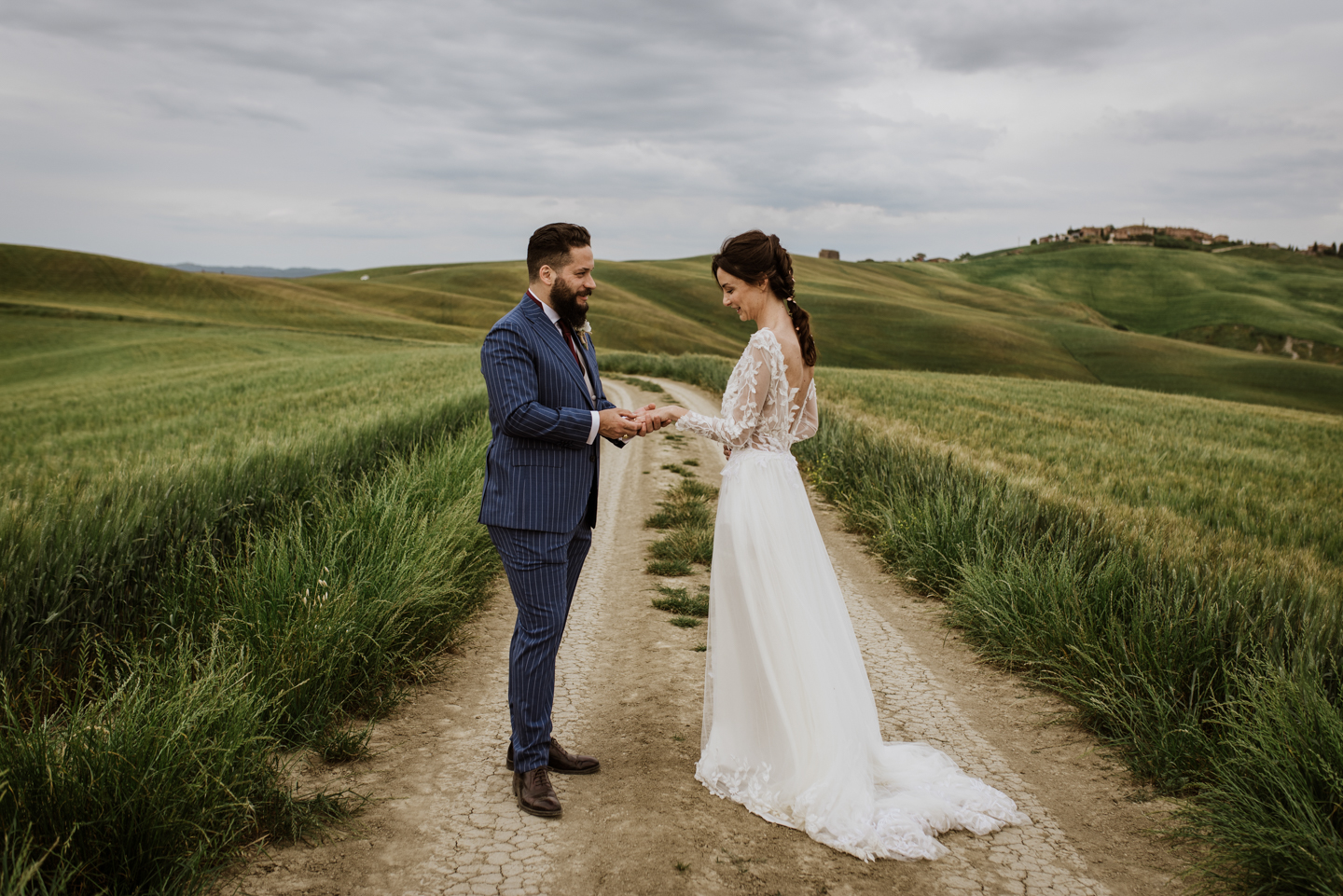 Intimate Elopement in Tuscany Siena Crete Senesi Marco Vegni Photographer